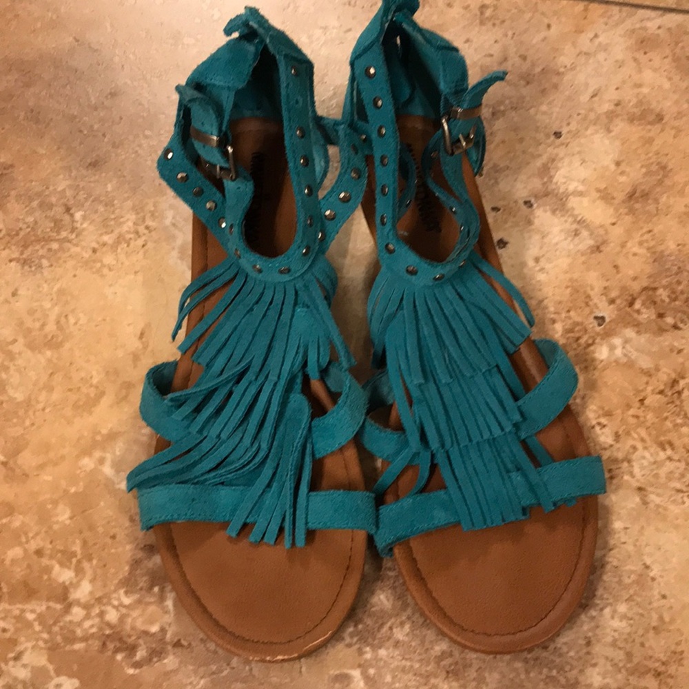 Minnetonka Monaco Turquoise Fringe Sandals 9
